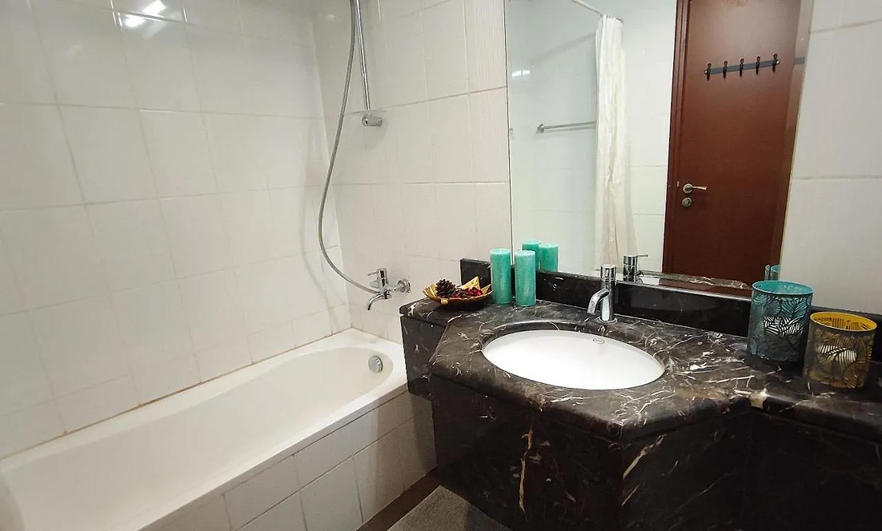 La Buena Vida Holiday Homes Large 2Br Apt Near Burj Khalifa & Dubai Mall 0*,  United Arab Emirates